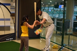 16_pb_battinglesson_2.jpg