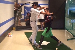 16_pb_battinglesson_sm_3.jpg