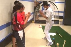 16_pb_battinglesson_sm_7.jpg